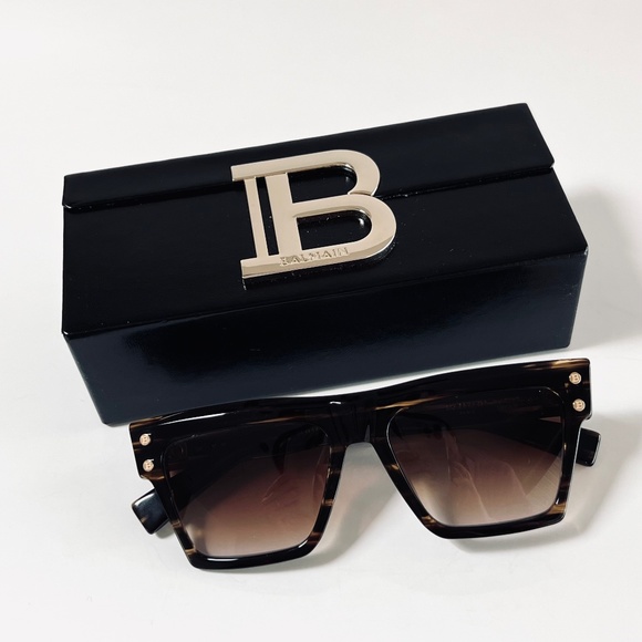 Balmain B-V Unisex square sunglasses in acetate and lightweight titanium - Picture 3 of 12